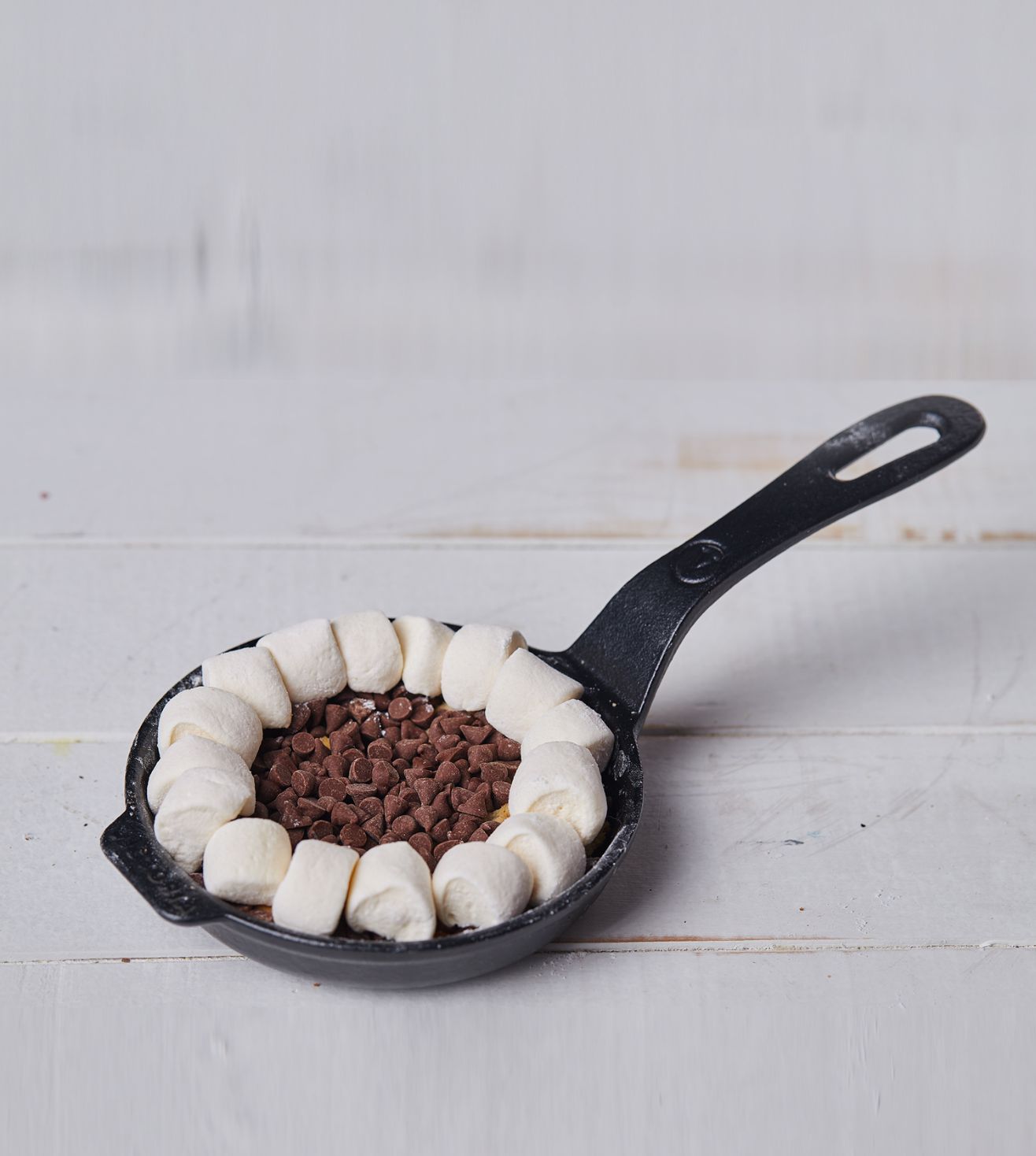 Victoria 4-Inch Cast Iron Skillet, Pre-Seasoned Cast Iron Frying Pan with Long Handle, Made in Colombia