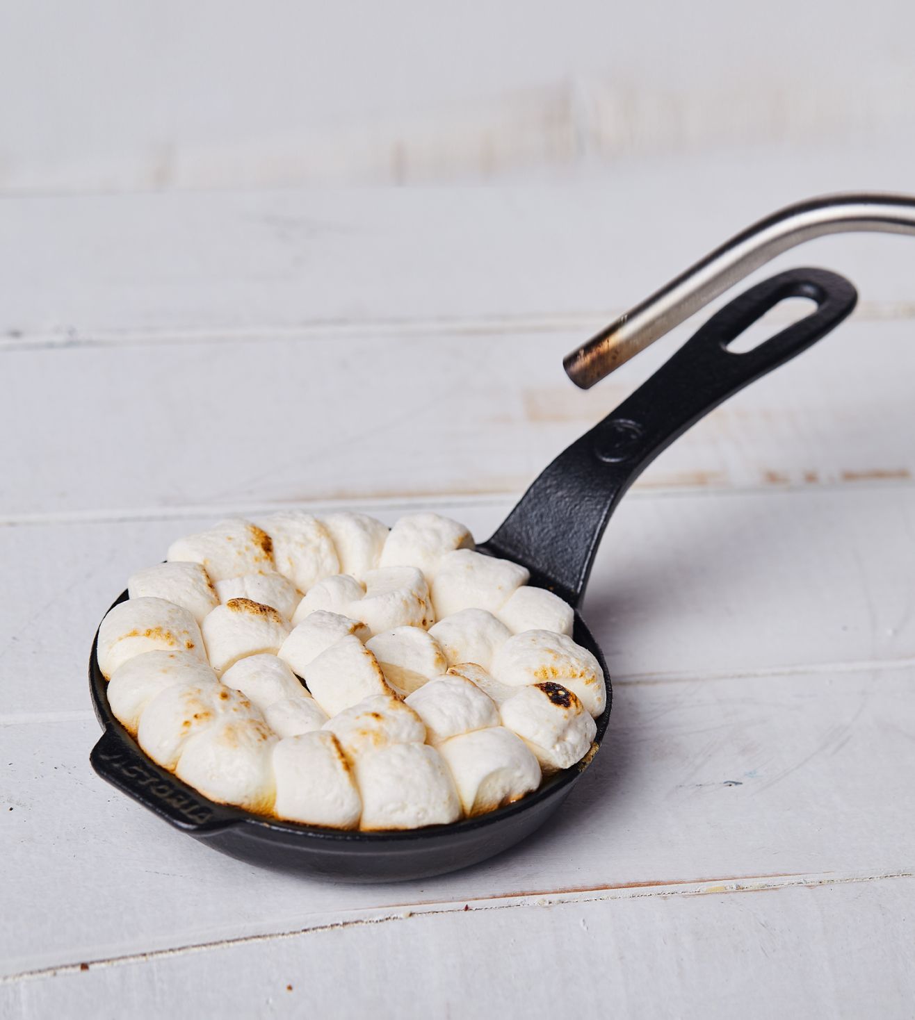 Victoria 4-Inch Cast Iron Skillet, Pre-Seasoned Cast Iron Frying Pan with Long Handle, Made in Colombia