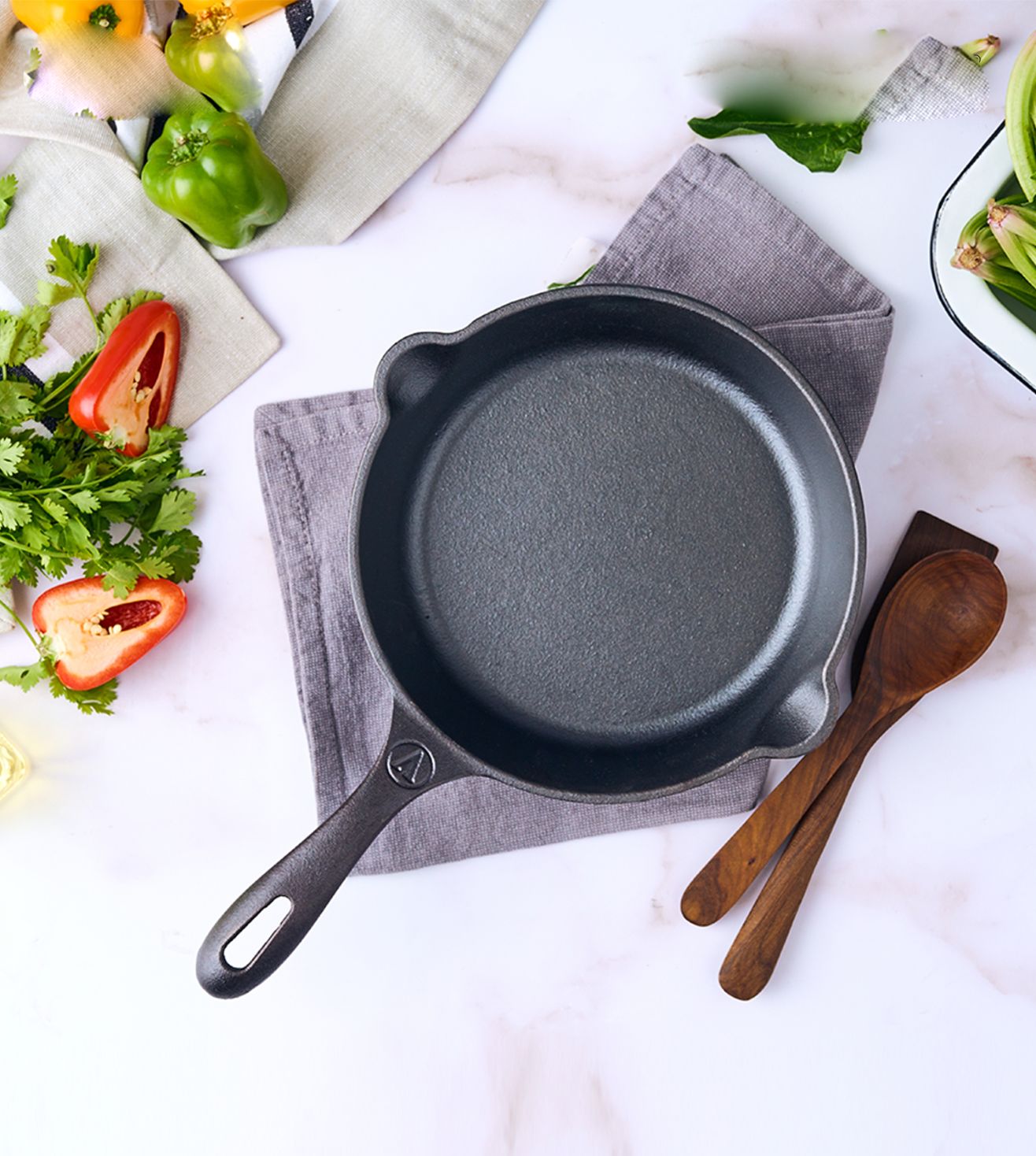 Victoria - SKL-208 Victoria Cast Iron Skillet. Small Frying Pan Seasoned with 100% Kosher Certified Non-GMO Flaxseed Oil, 8", Black - 11
