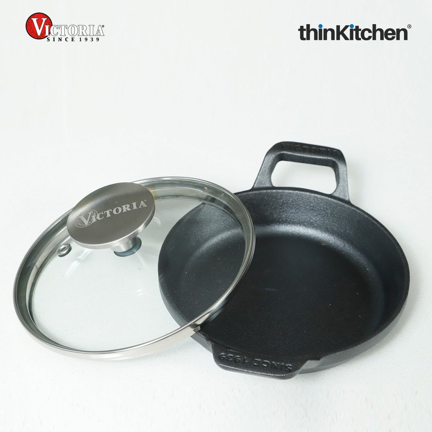 Victoria 5.5 in Mini Round Casserole Dish with Glass Lid Pre-Seasoned