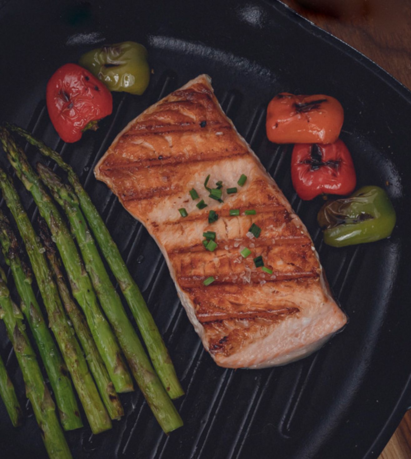 Victoria Cast Iron Grill Pan. Square Grill Pan, Seasoned with 100% Kosher Certified Non-GMO Flaxseed Oil, Black