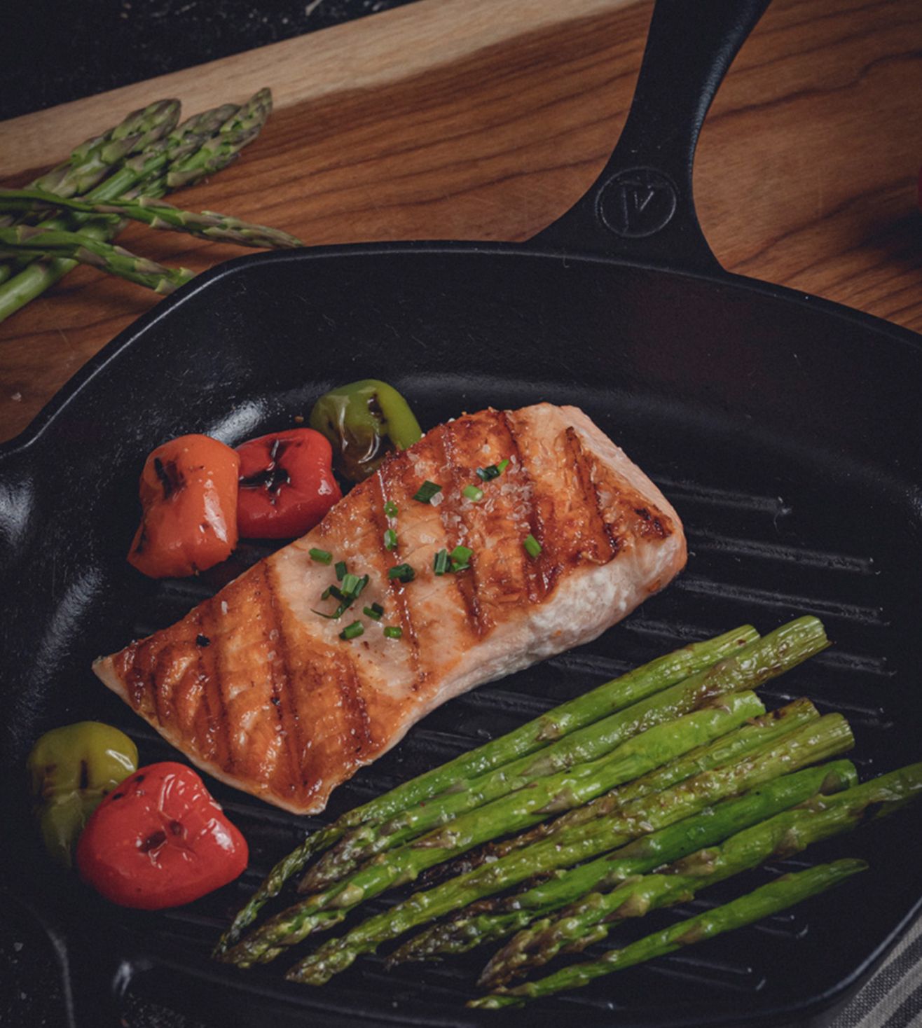 Victoria Cast Iron Grill Pan. Square Grill Pan, Seasoned with 100% Kosher Certified Non-GMO Flaxseed Oil, Black - 1