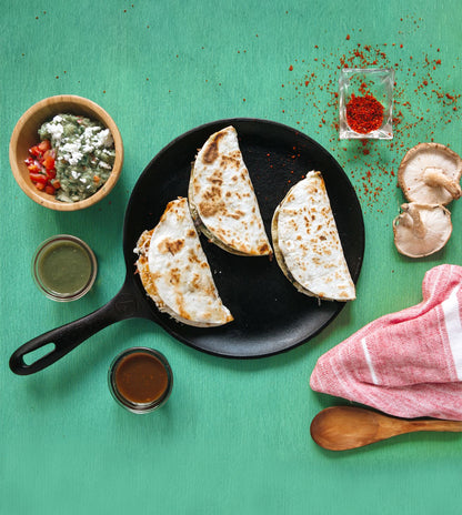 Victoria Pre-Seasoned Cast Iron Comal Griddle Pan 10.5 Inch with Long Handle | Durable Cast Iron Pan for Dosa, Tortilla, Pancake, Crepe & Roti | Grill Pan Made in Colombia