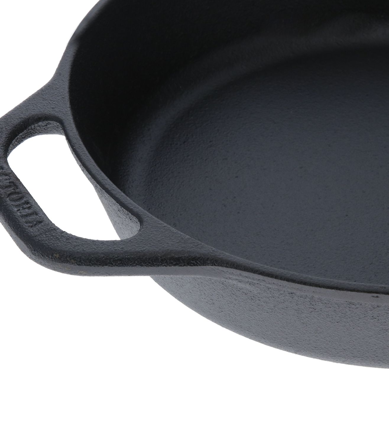 Victoria 10-Inch Cast Iron Skillet, Pre-Seasoned Cast-Iron Frying Pan with Long Handle, Made in Colombia - 19