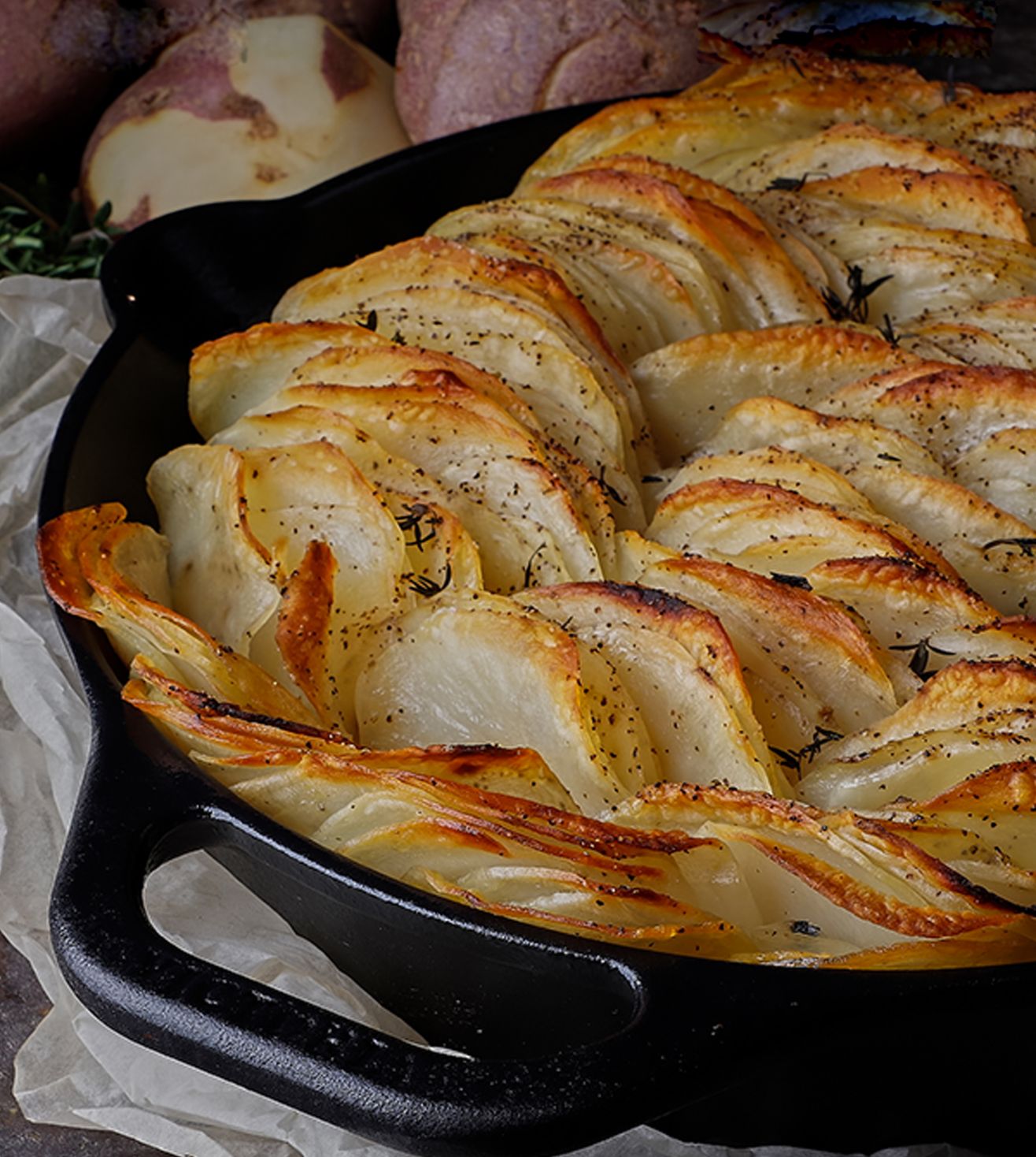 Victoria 10-Inch Cast Iron Skillet, Pre-Seasoned Cast-Iron Frying Pan with Long Handle, Made in Colombia - 13