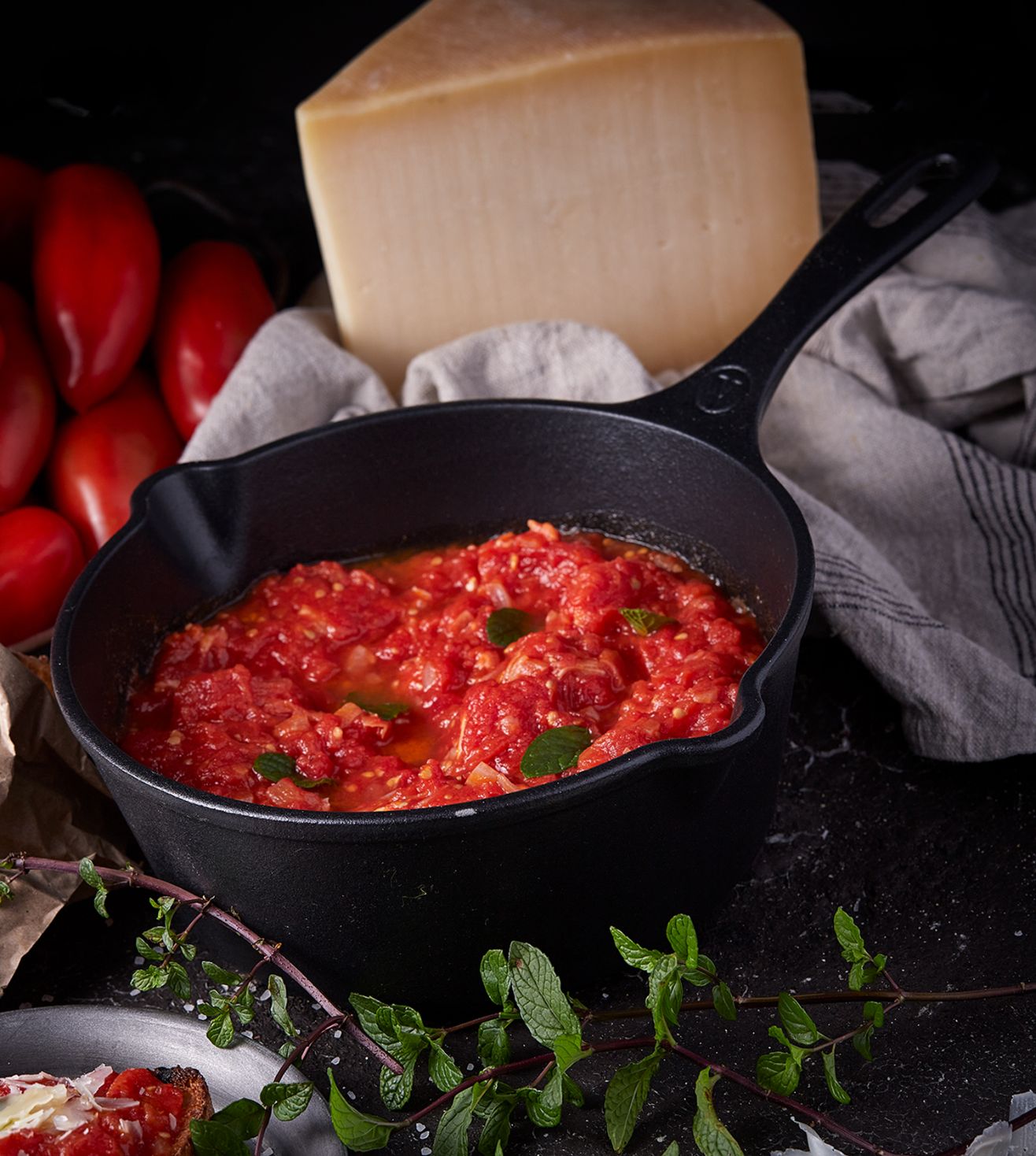 Victoria Cast Iron Saucepan, Cast Iron Melting Pot, Made in Colombia, 0.45QT