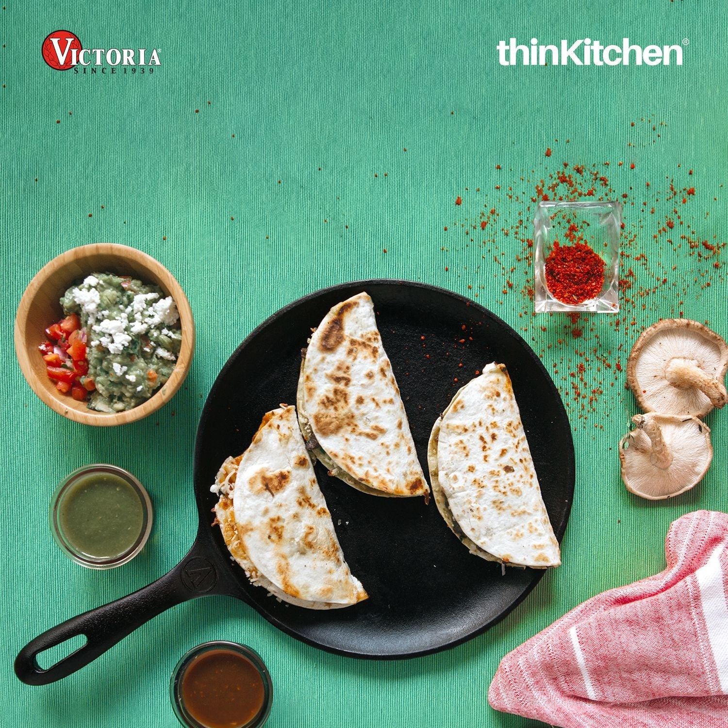 Victoria Pre-Seasoned Cast Iron Comal Griddle Pan 10.5 Inch with Long Handle | Durable Cast Iron Pan for Dosa, Tortilla, Pancake, Crepe & Roti | Grill Pan Made in Colombia - 2