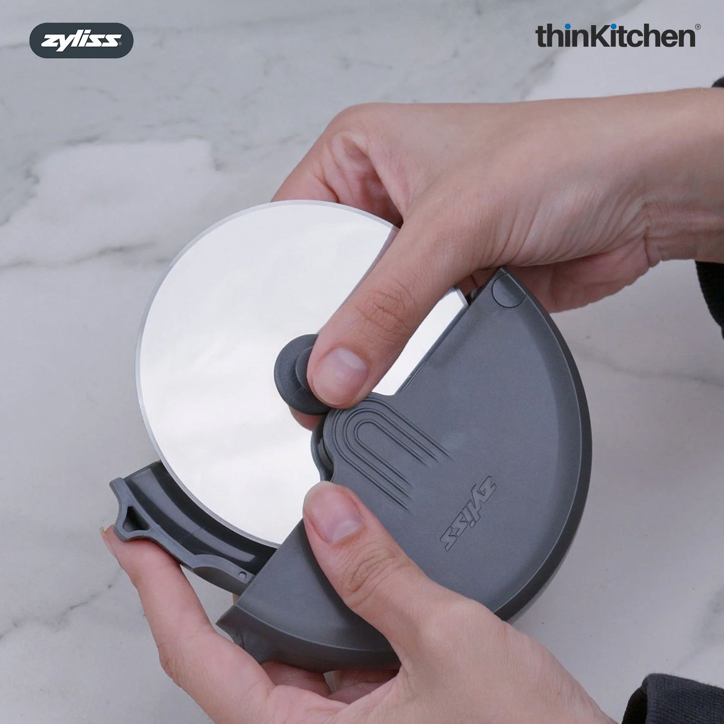 Premium Stainless Steel Pizza Cutter Wheel with Blade Cover | Sharp Pizza Cutter for Thin & Thick Crusts | Ergonomic Handle, Dishwasher Safe Kitchen Tool for Pies, Pastry
