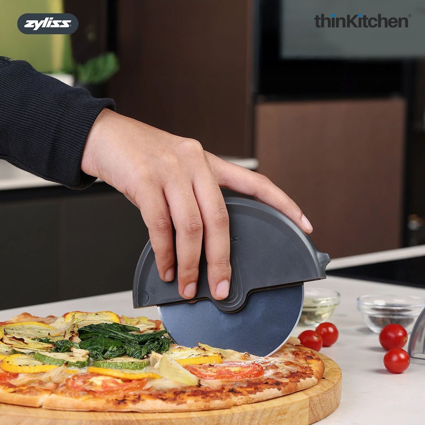 Premium Stainless Steel Pizza Cutter Wheel with Blade Cover | Sharp Pizza Cutter for Thin & Thick Crusts | Ergonomic Handle, Dishwasher Safe Kitchen Tool for Pies, Pastry