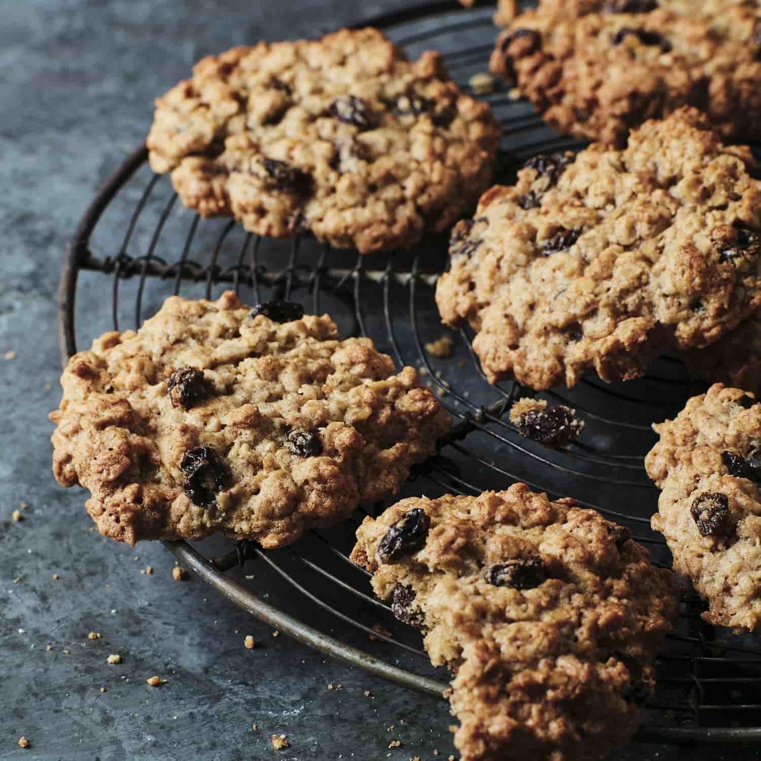 Jamie Oliver Non-Stick Bakeware combo set: Baking Sheet (Atlantic Green) x 12 Hole muffin Tin x Mini Springform Cake Tin (Set of 4) - 4