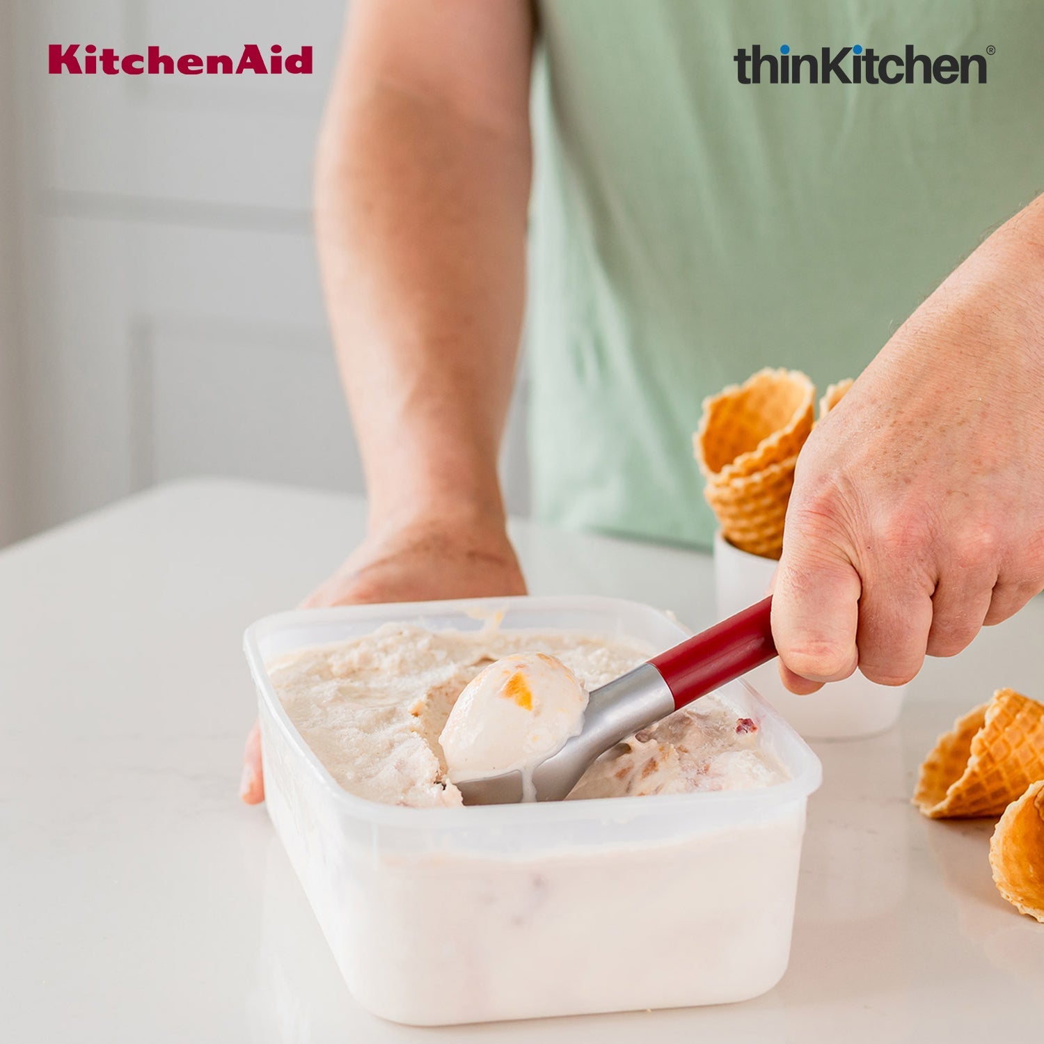 KitchenAid Premium Ice Cream Scoop, Ergonomic Handle Ice Cream Scooper, Dessert Scoop, Dishwasher Safe Scooping Kitchen Tool - Empire Red,  21cms - 3