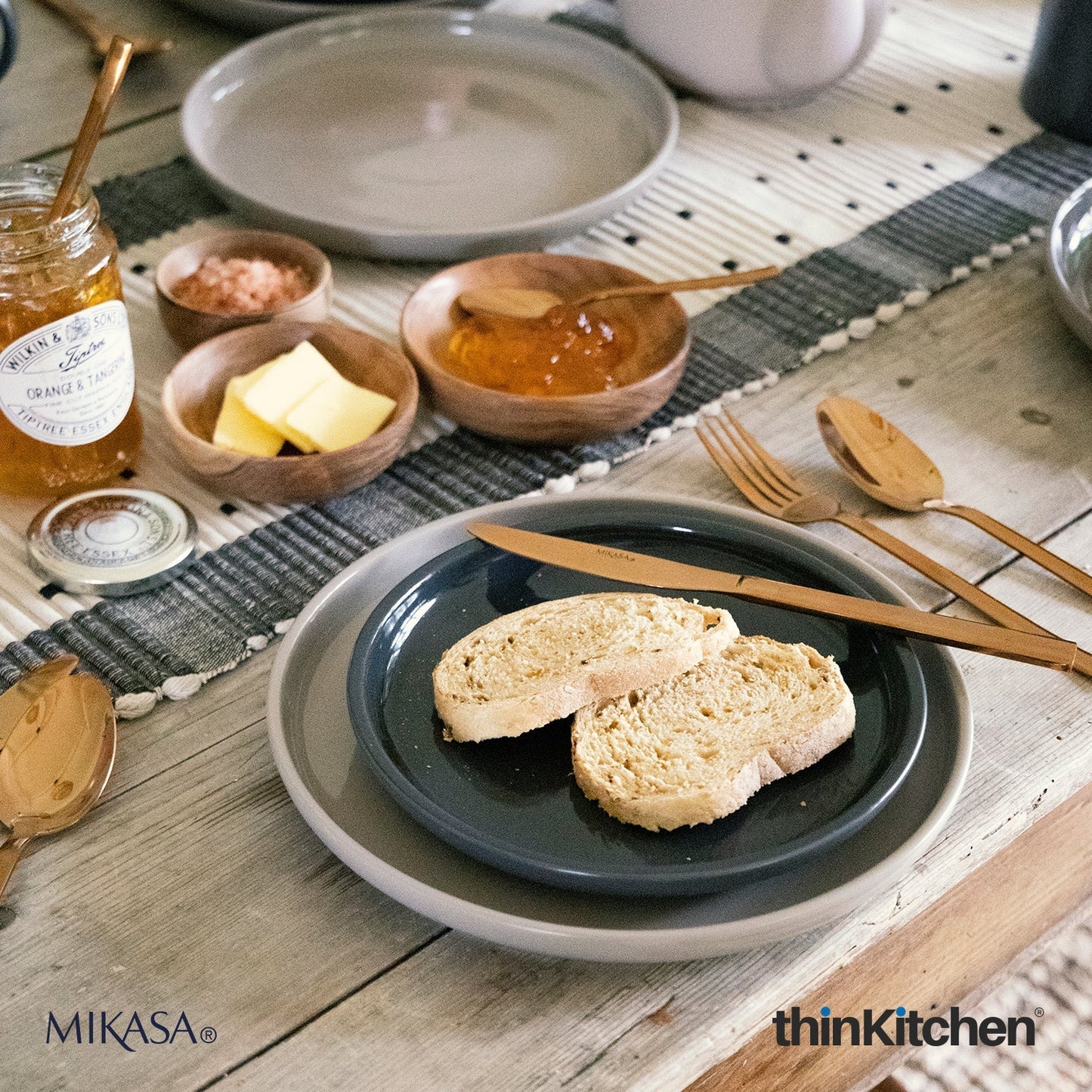 Mikasa Serenity Harmony Set: Ceramic 24.5cm Dinner Plate x 15cm Ceramic Bowl, Pink